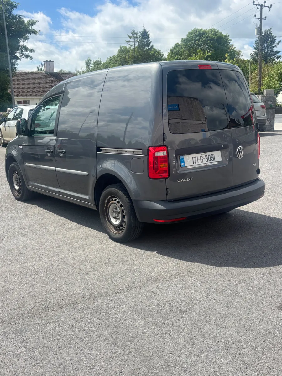 2017 Volkswagen Caddy - Image 4