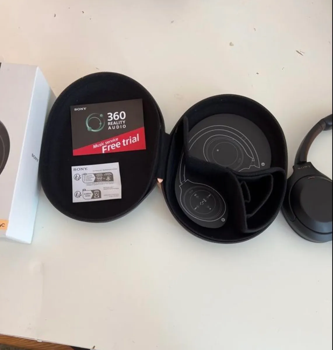 Sony xm4 headphones - Image 3