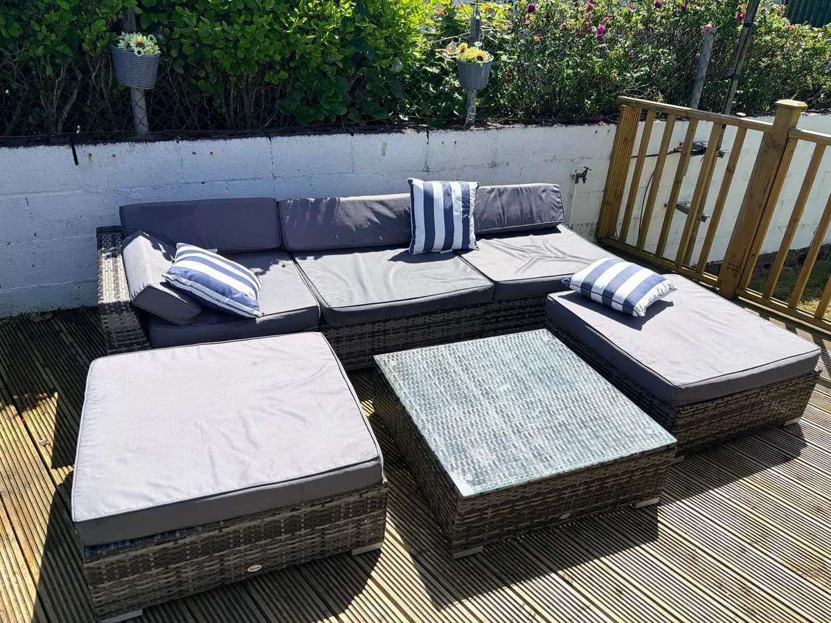 Rattan garden furniture - Image 2