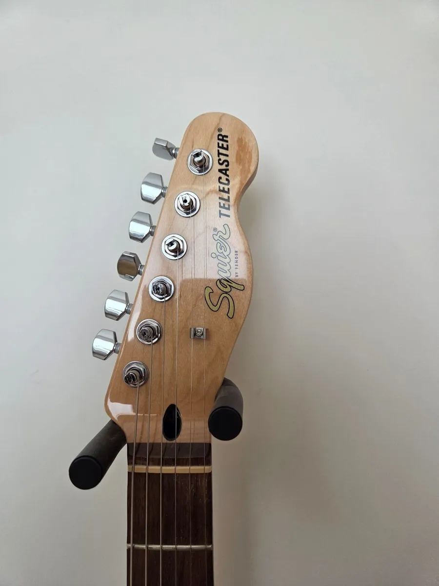 Electric guitar - Image 2