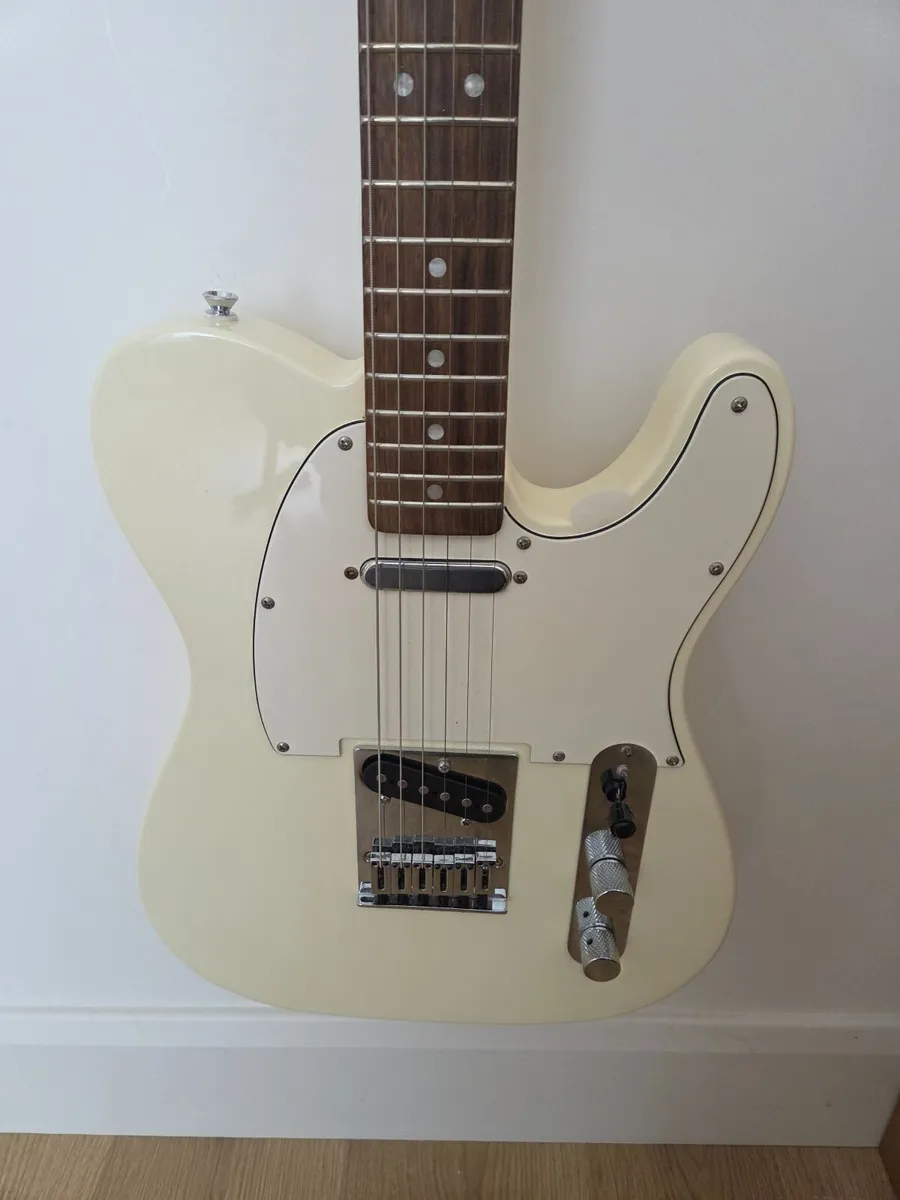 Electric guitar - Image 3