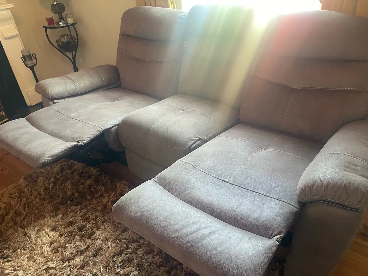 3 seater and 2 seater recliner Sofa - Image 4