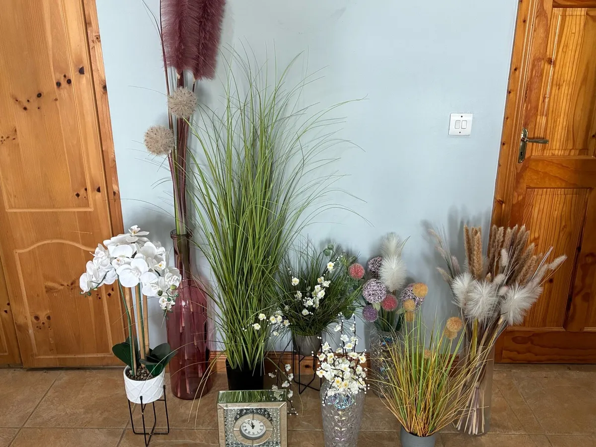 Bundle deal of Home Decor - Image 1