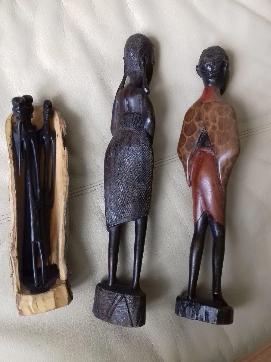 African figures - Image 2