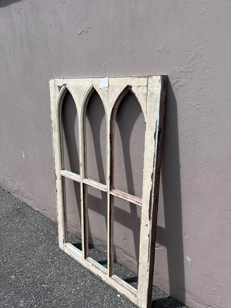 Gothic window frames - Image 2