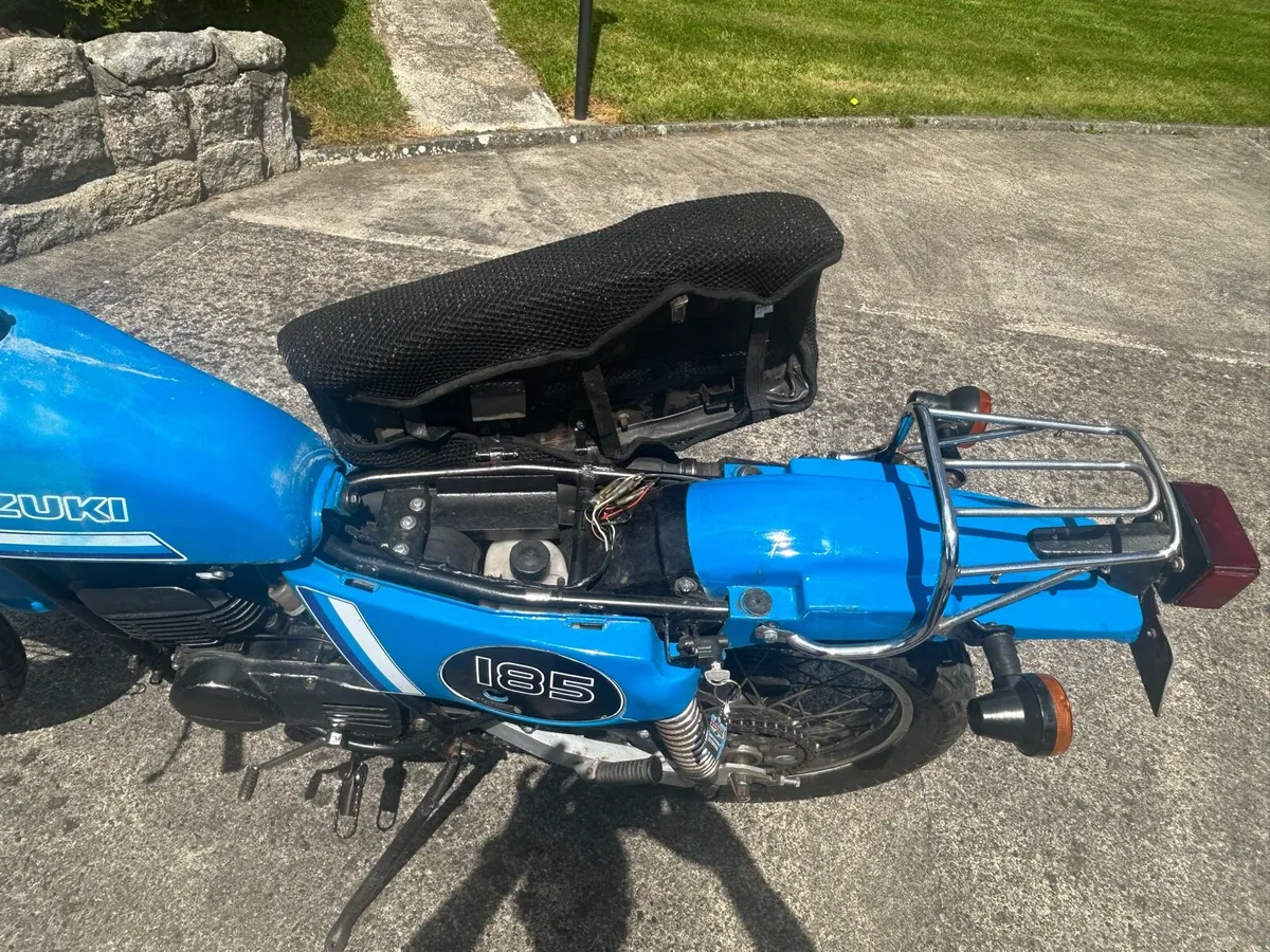 Motorcycle - Image 4