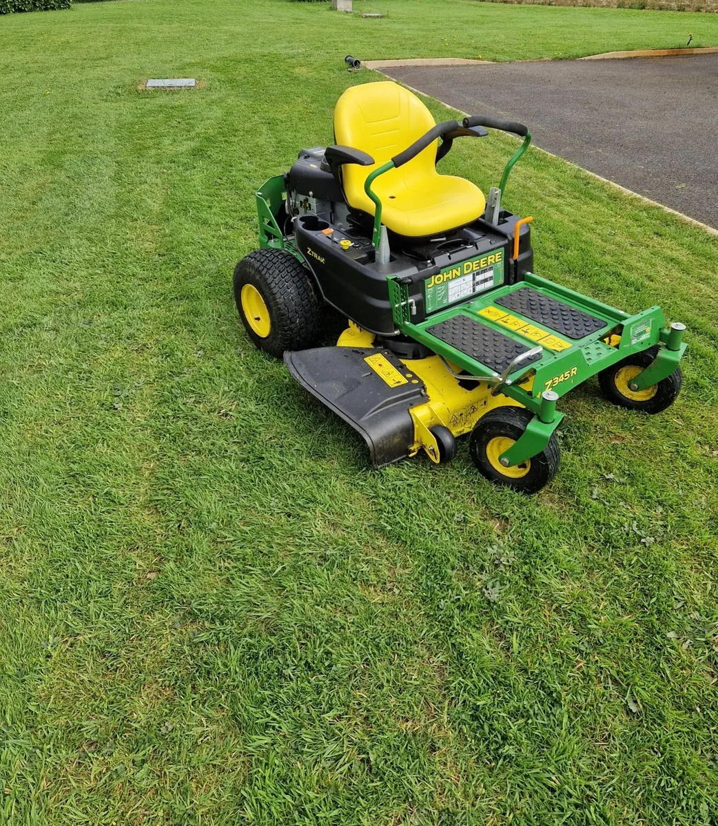 John Deere Zero TurnTractor Lawnmower - Image 3