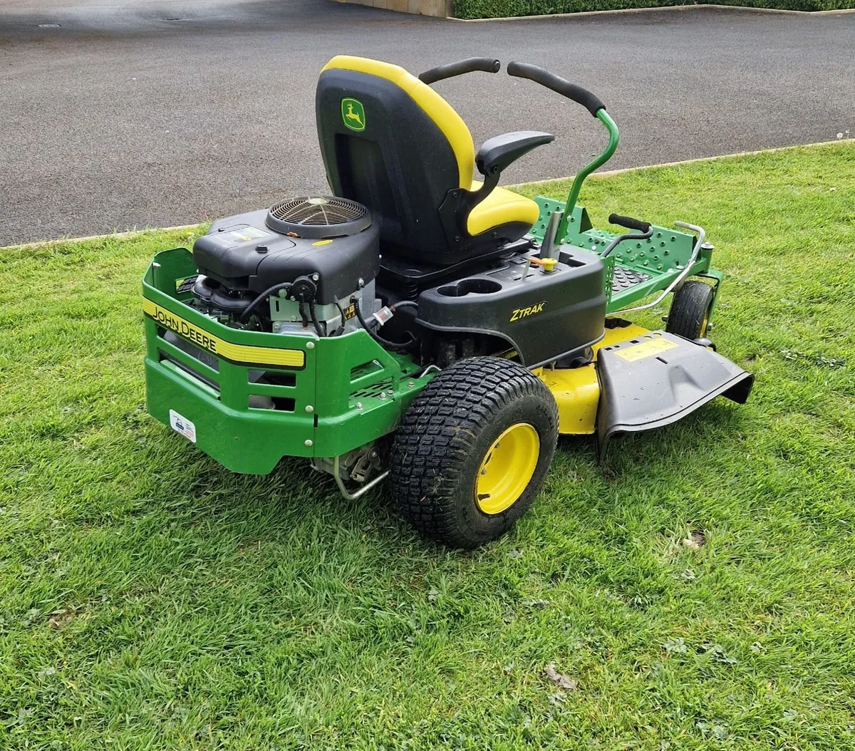 John Deere Zero TurnTractor Lawnmower - Image 2