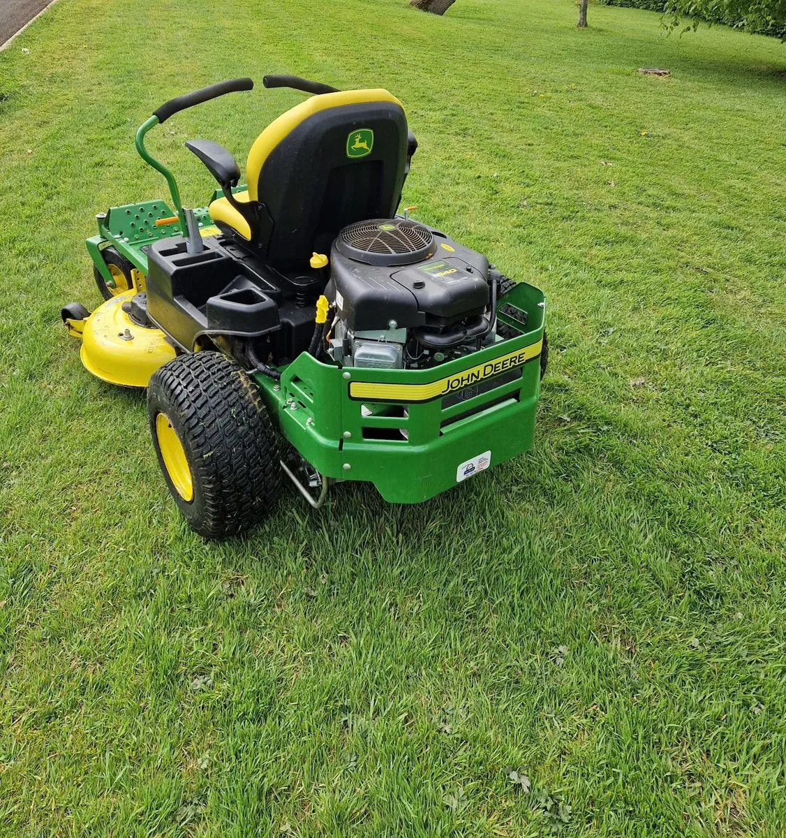 John Deere Zero TurnTractor Lawnmower - Image 4