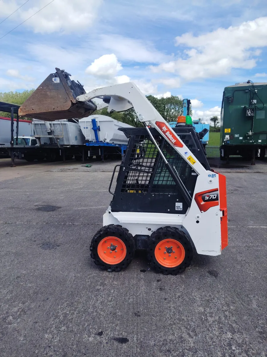 2024 Bobcat S70 skid steer bucket only 168 hours - Image 1