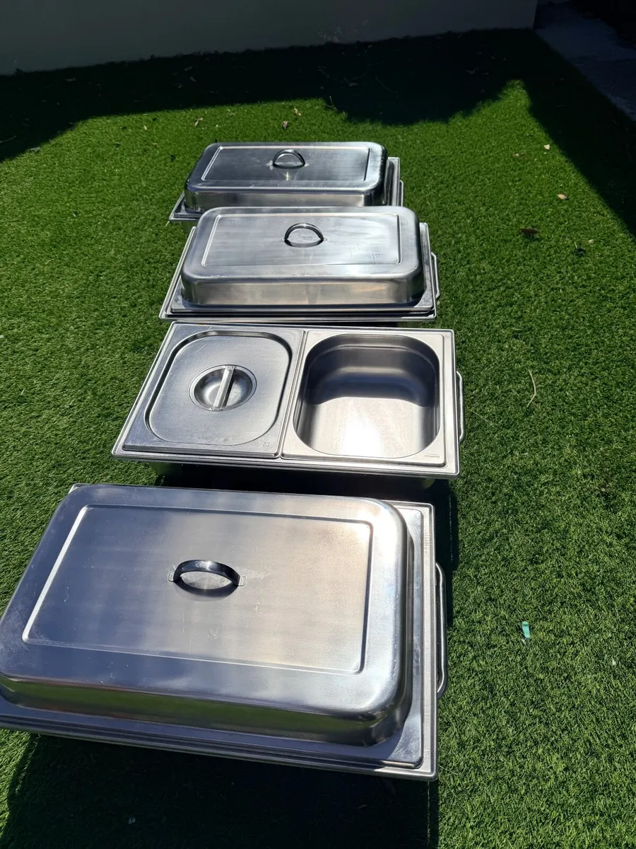 4 Chafing dishes for sale - Image 1