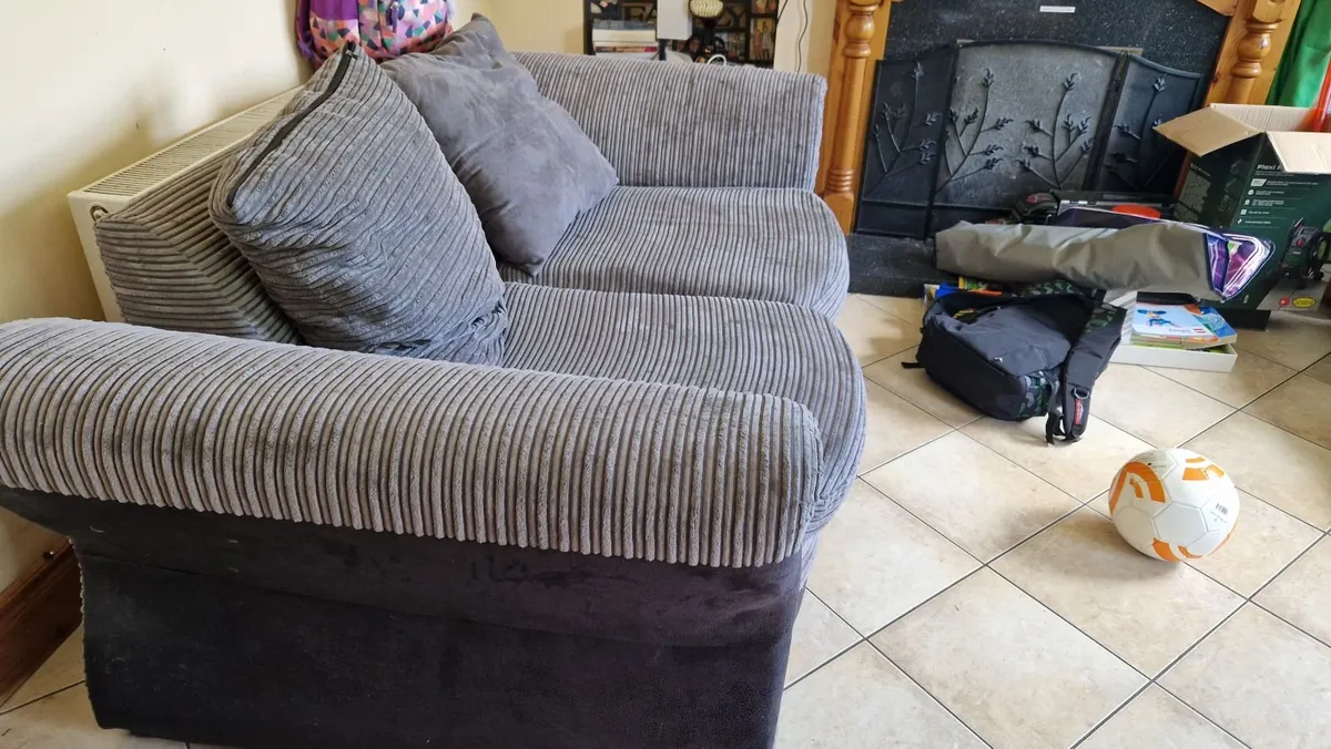 FREE 2 Seater Couch - Image 2