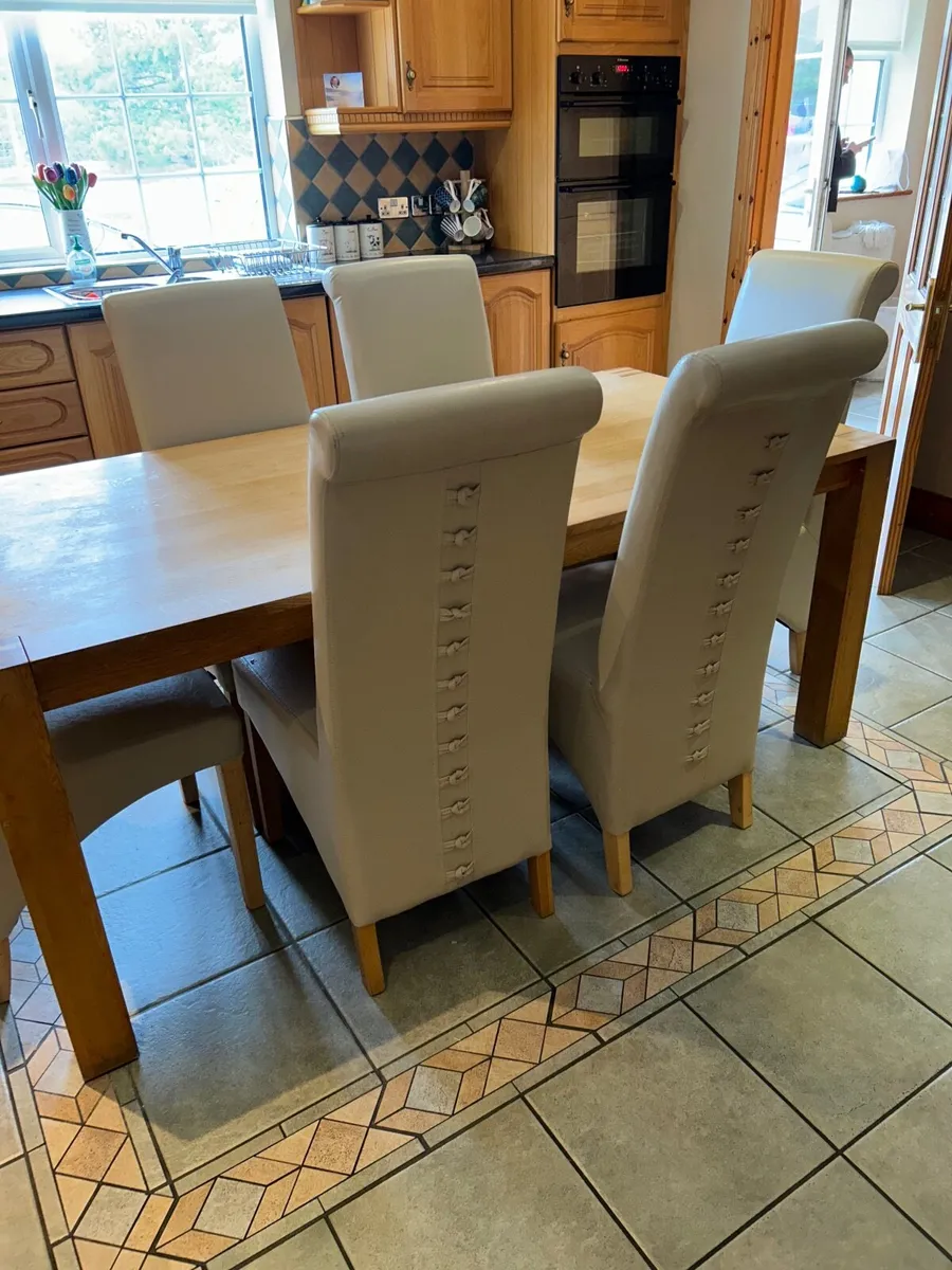 Dining table - Image 2