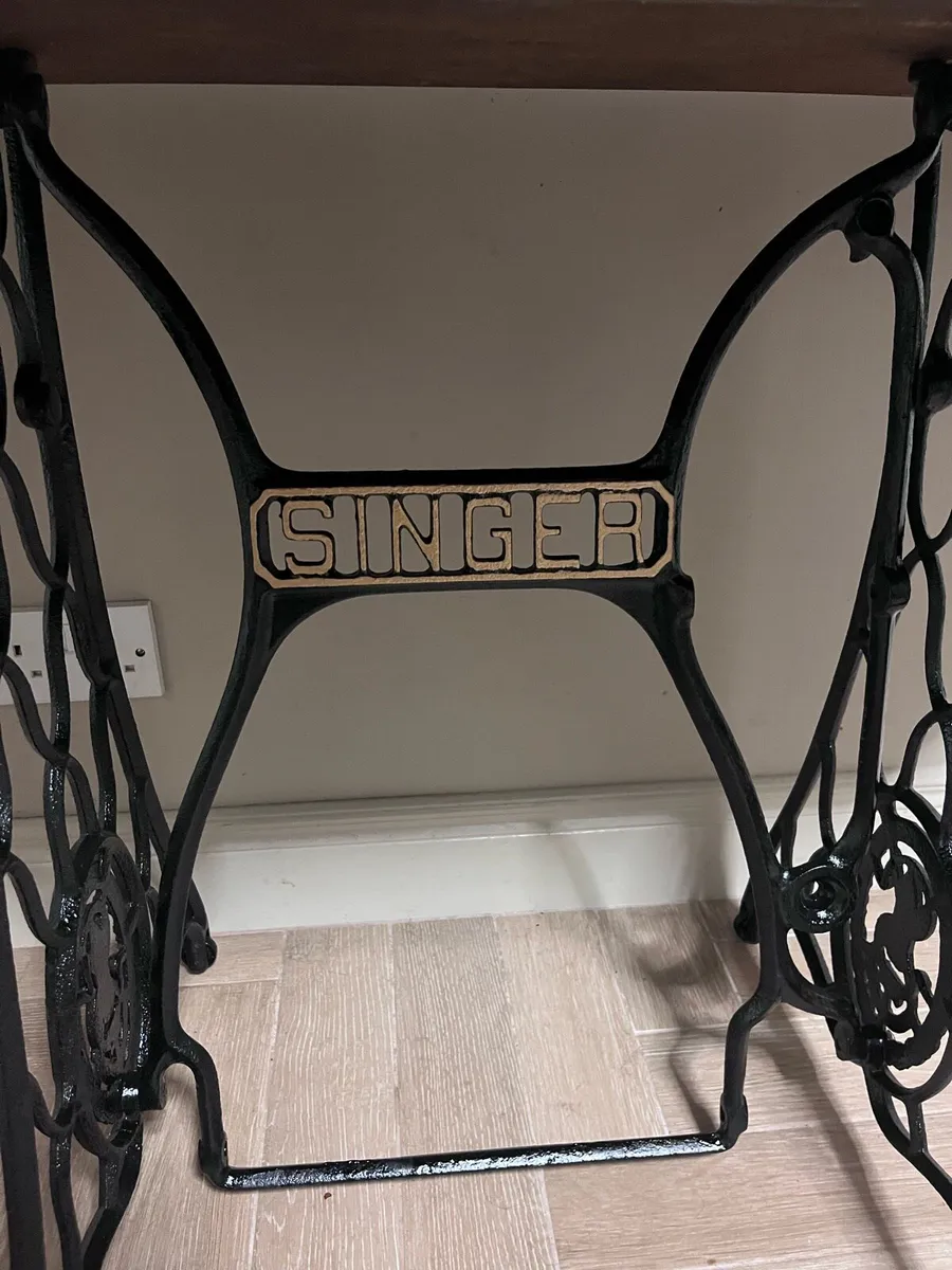 Bespoke singer table - Image 4