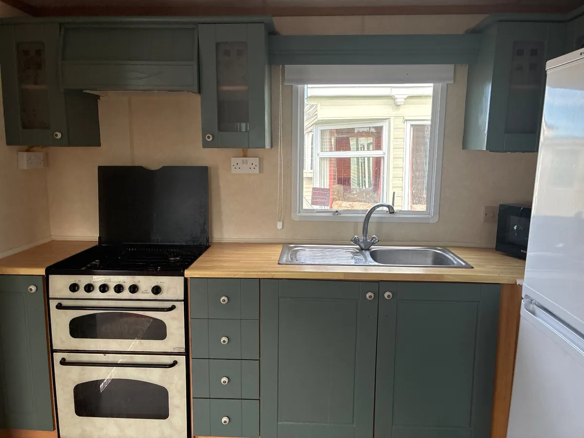 AFFORDABLE CLEAN SINGLE GLAZED 37X12X2 BED - Image 4