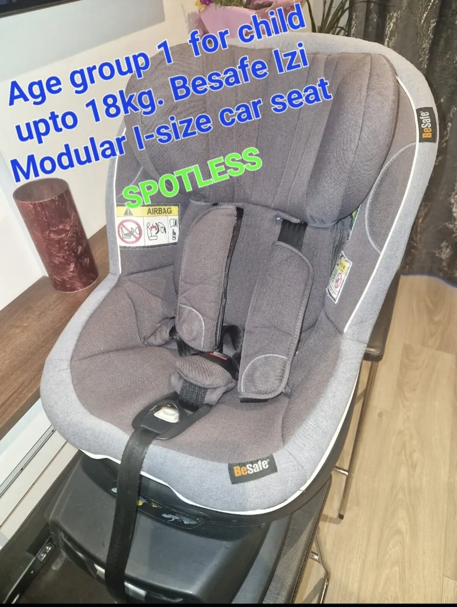 2 different group car seats and 1 compatible base - Image 4