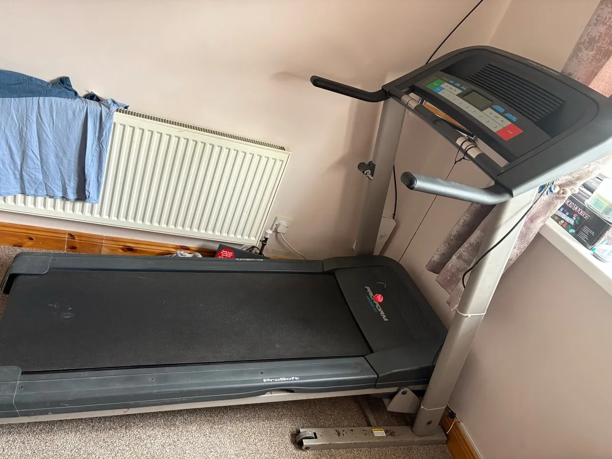 Proform 400c treadmill - Image 2