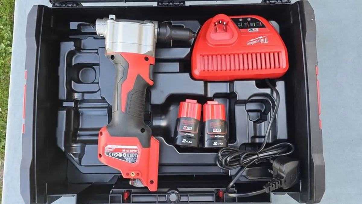 Milwaukee M12 BPRT Rivet gun case included - Image 1
