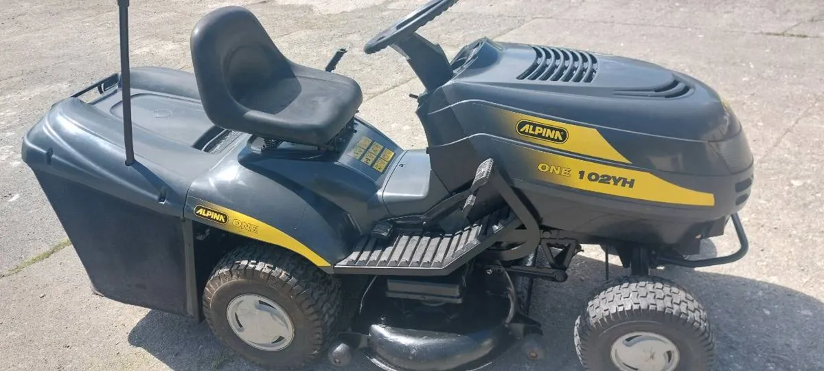 Castlegarden Alpina Ride-on Lawnmower - Image 1
