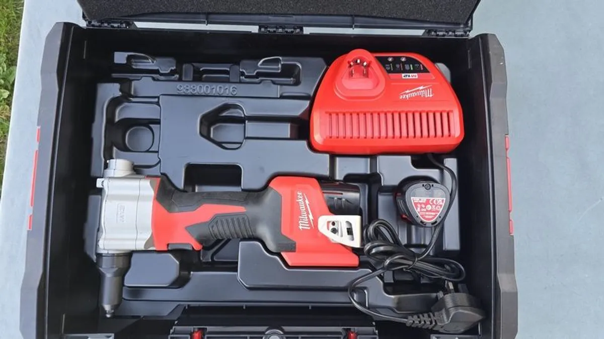 Milwaukee M12 BPRT Rivet gun case included - Image 2