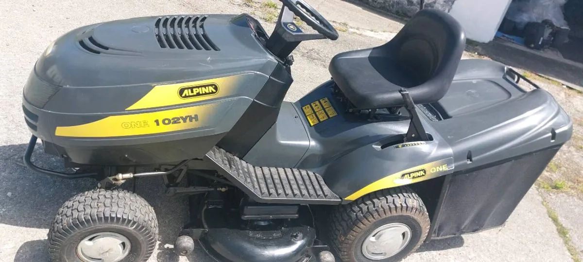 Castlegarden Alpina Ride-on Lawnmower - Image 2