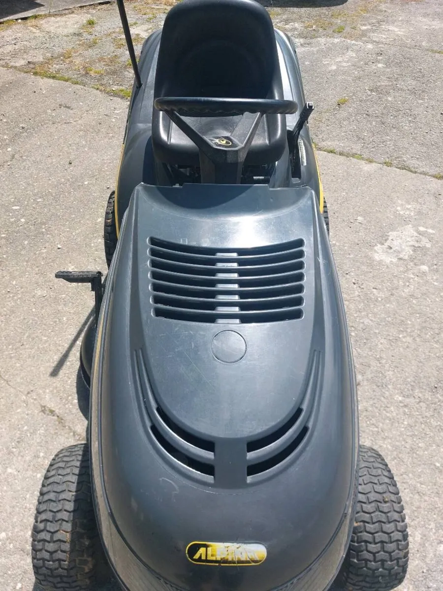 Castlegarden Alpina Ride-on Lawnmower - Image 3