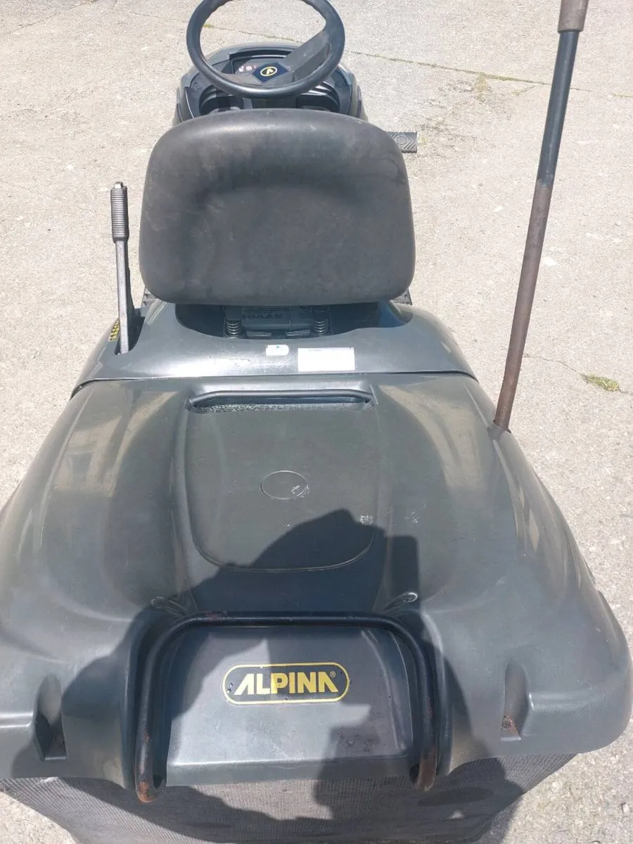 Castlegarden Alpina Ride-on Lawnmower - Image 4