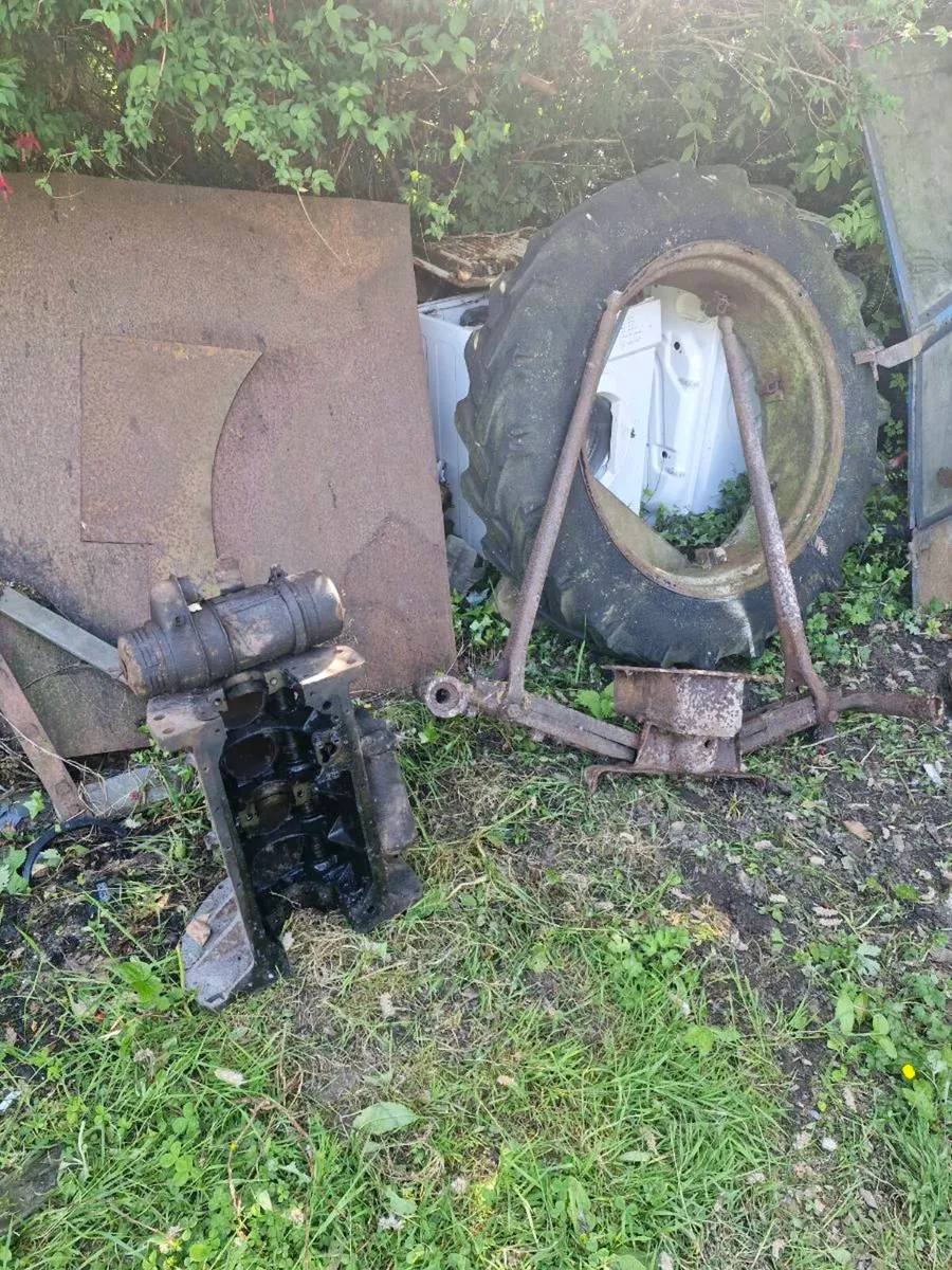 Parts for tractors - Image 1