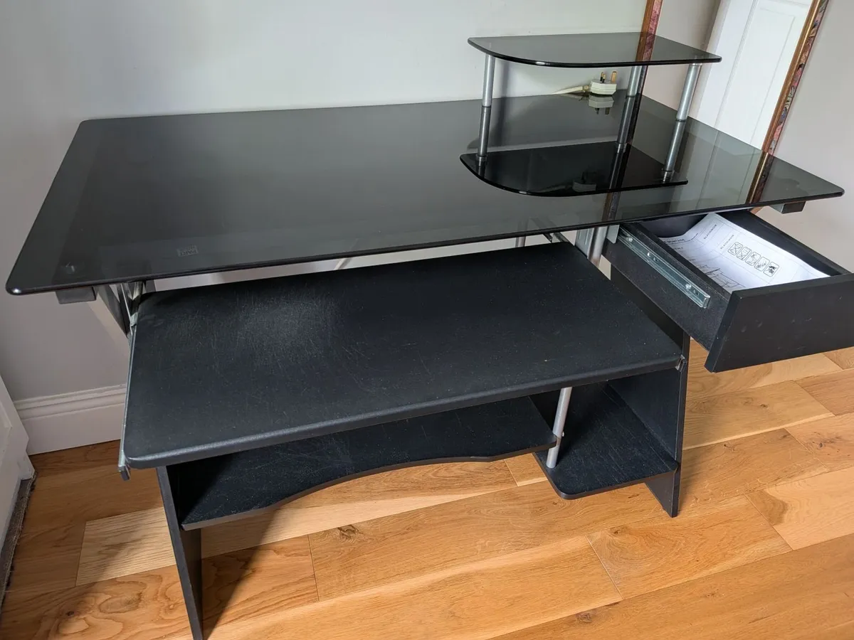 Computer Desk - Image 1