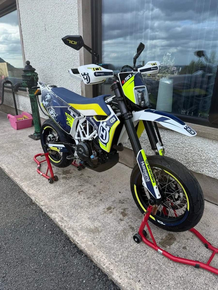 Husqvarna 701 2017 supermoto - Image 2