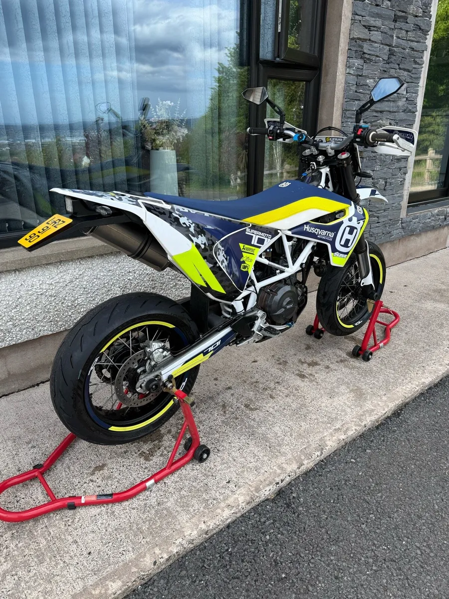Husqvarna 701 2017 supermoto - Image 3