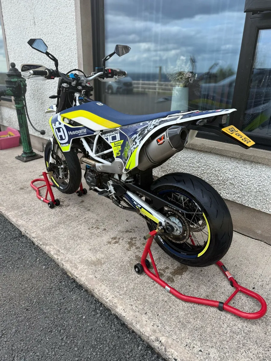 Husqvarna 701 2017 supermoto - Image 4