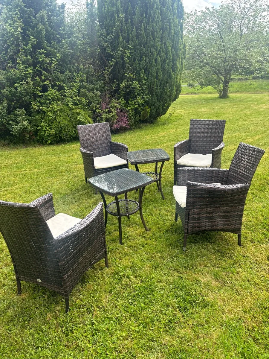 Outdoor furniture with 4 chairs - Image 1