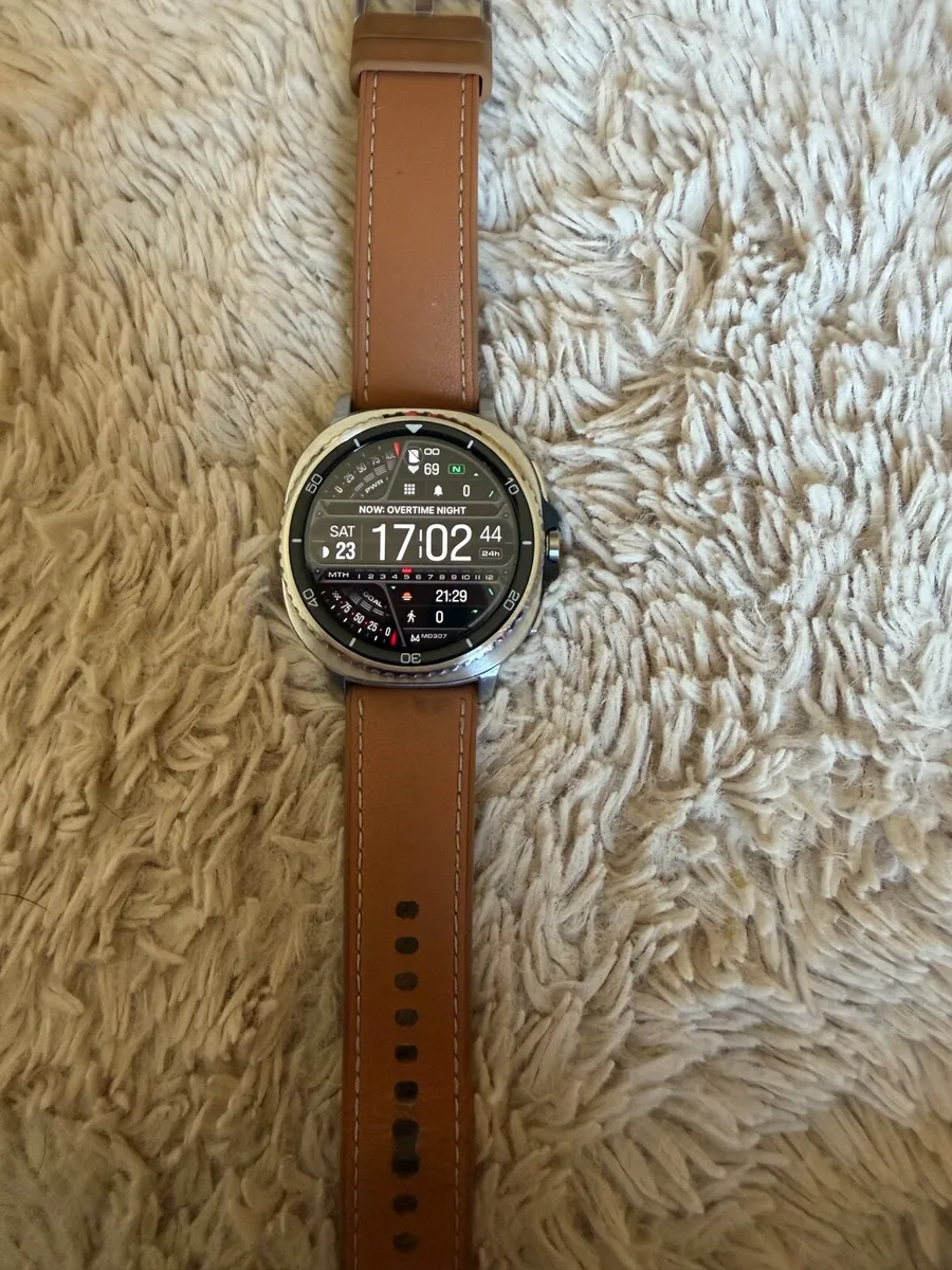 Samsung watch 8 classic LTE - Image 1