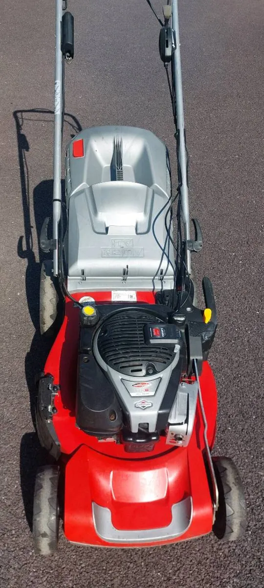 Castlegarden 775 Electric Start Lawnmower - Image 1