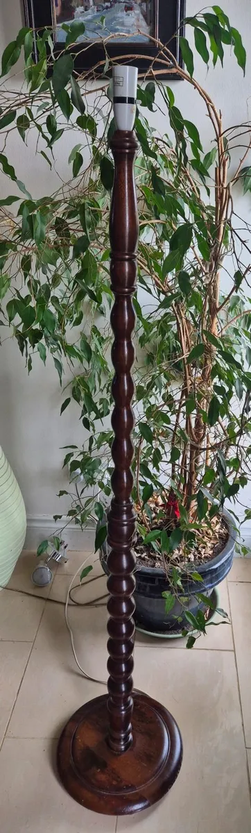 Vintage Mahogany floor lamp - Image 4