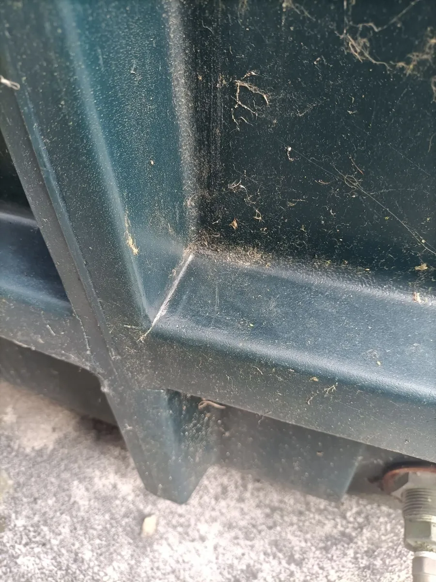 Free Oil tank - Image 1