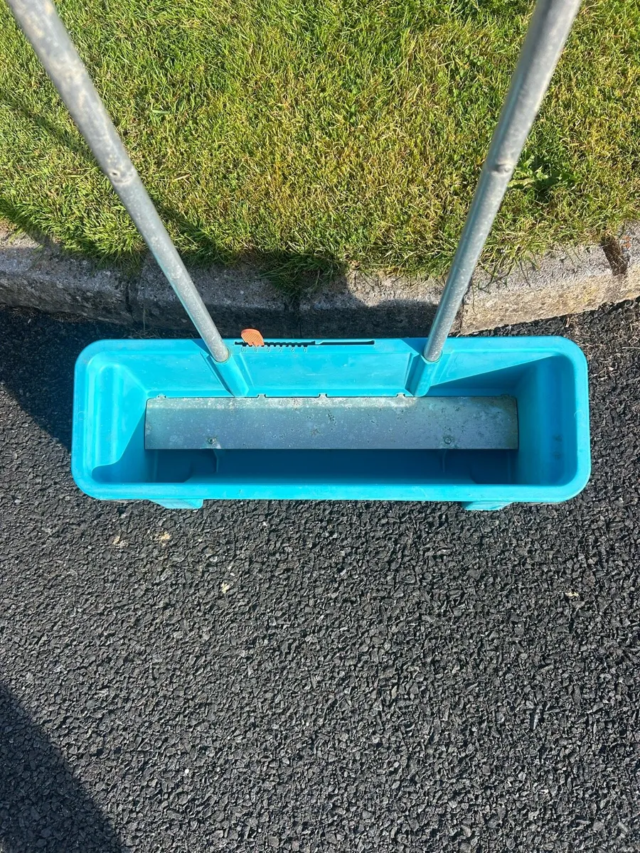 Gardena spreader 12.5L - Image 3