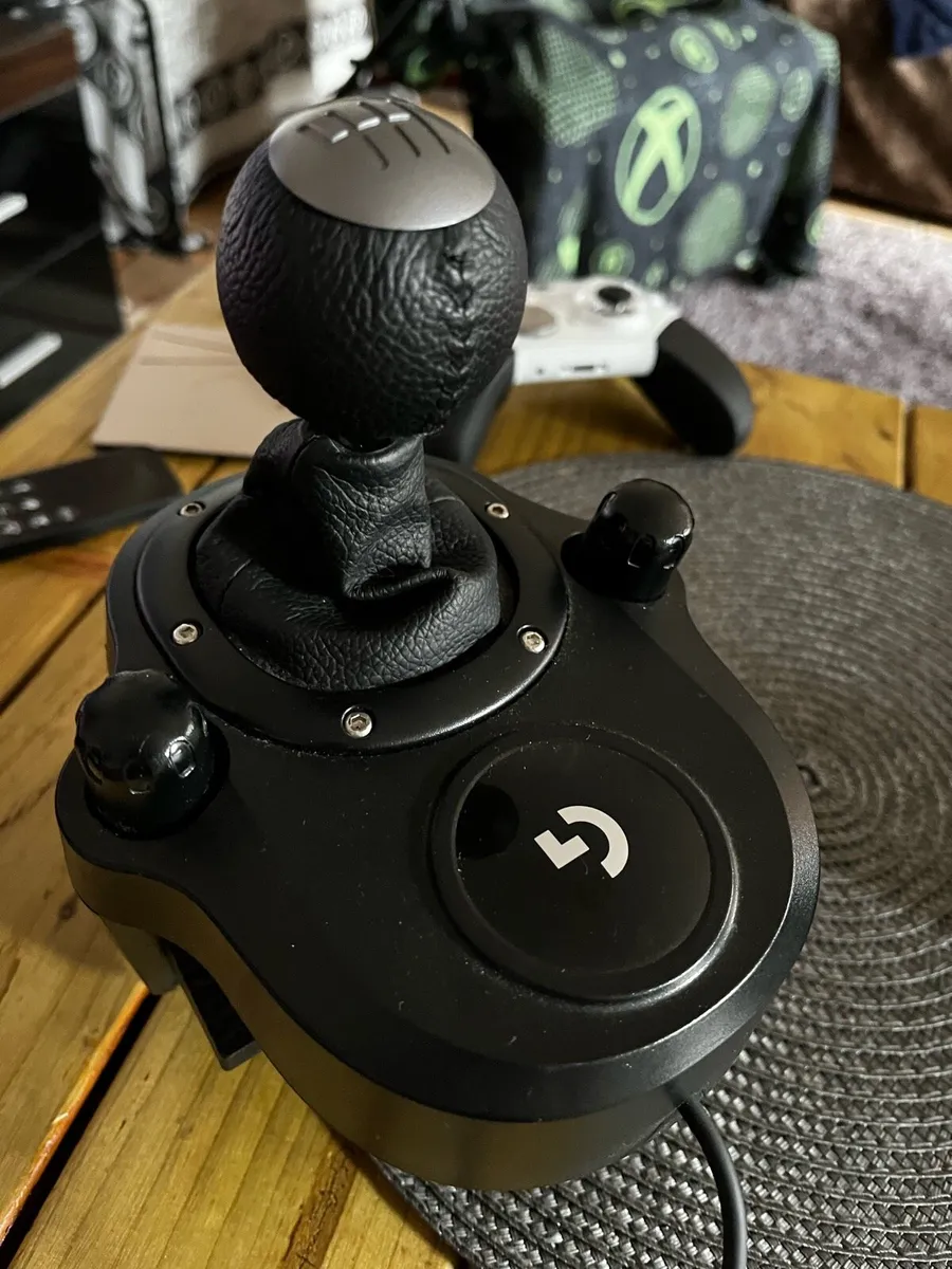 Logitech G920 steering wheel + pedals + shifter - Image 3