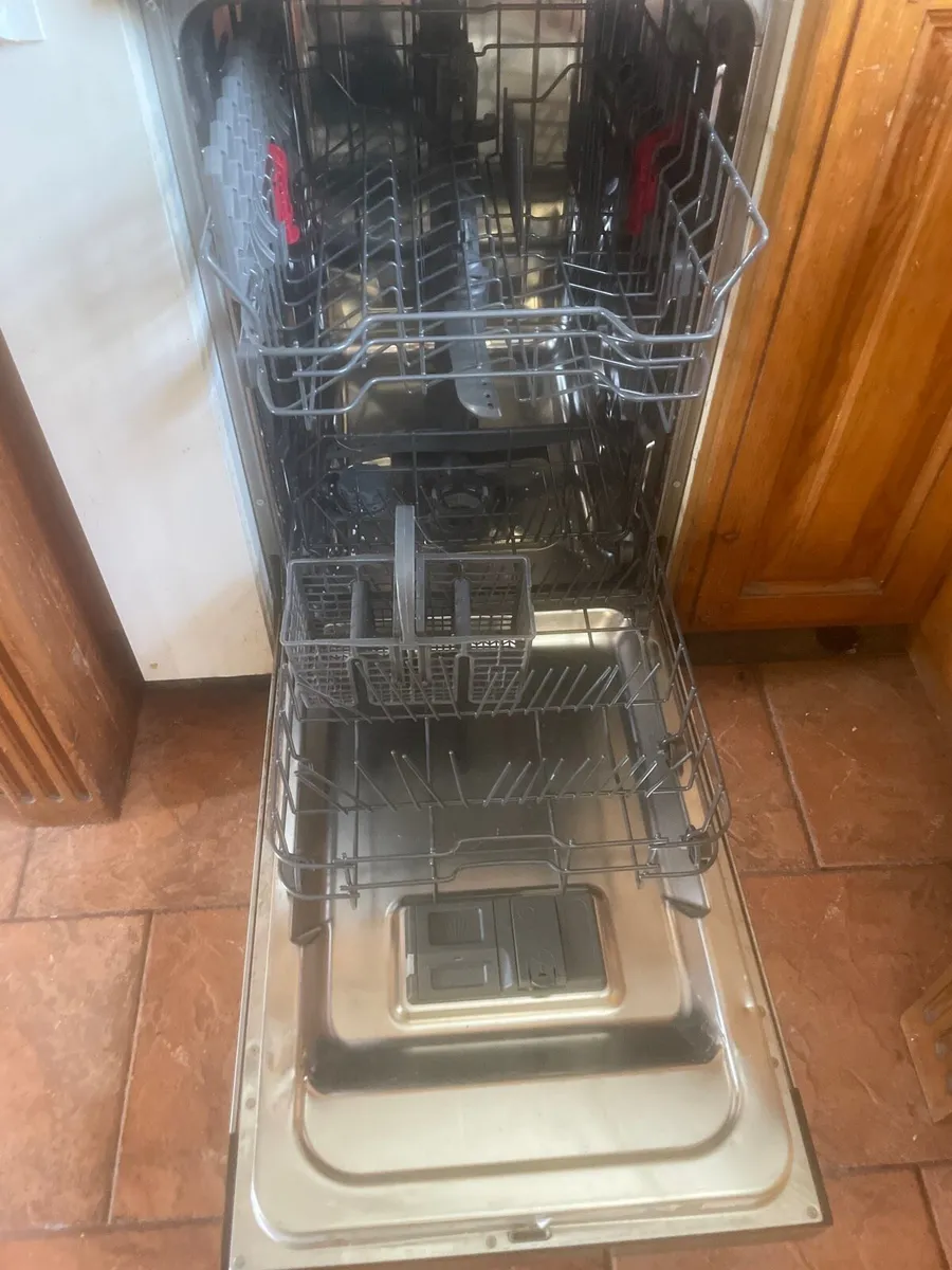 Dishwasher - Image 2