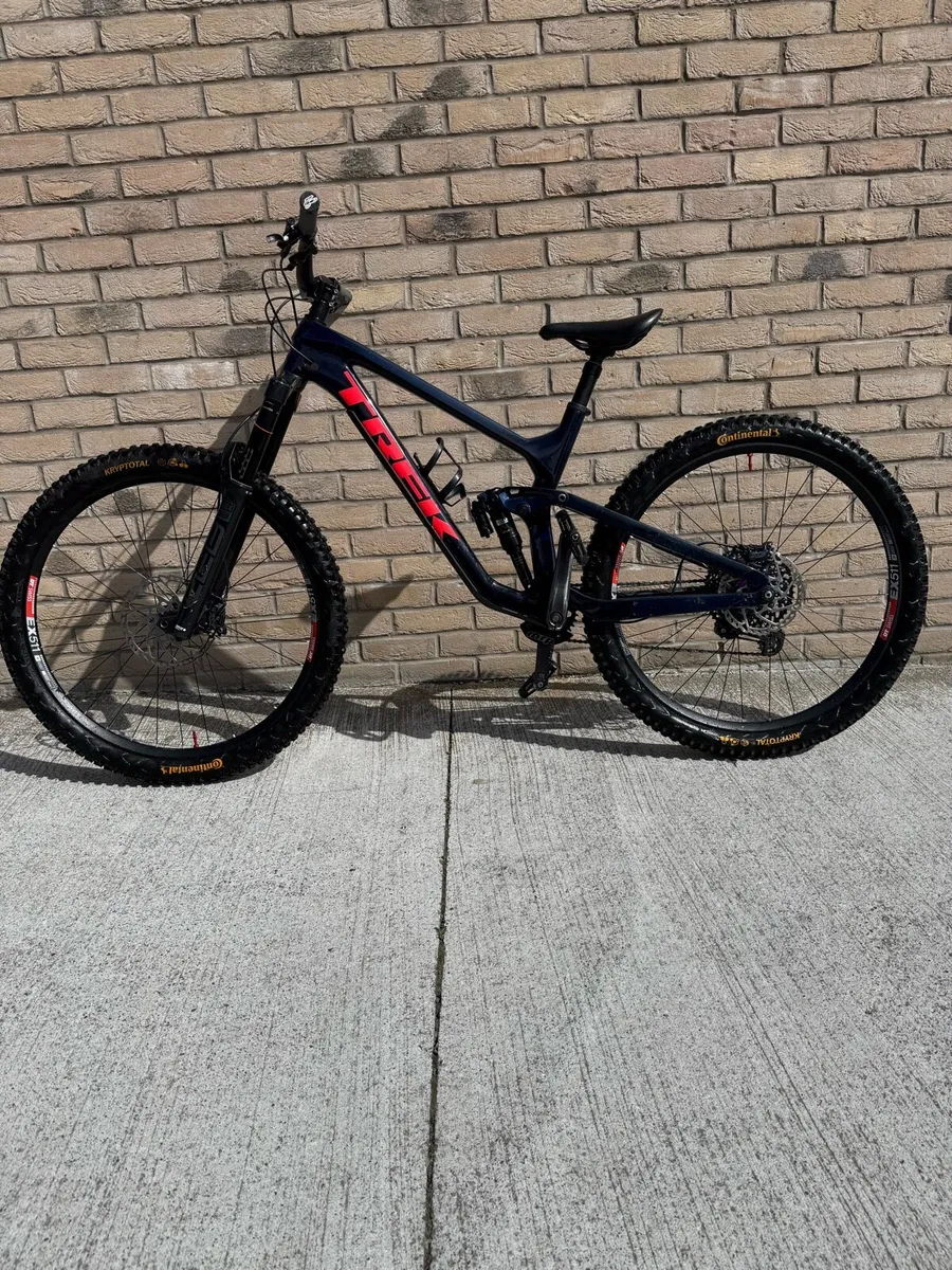 Trek slash 9.8 XT Gen 5 - Image 1