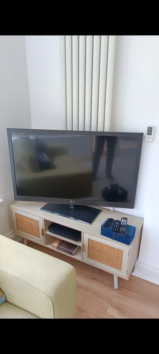 LG 47 Led tv - Image 1