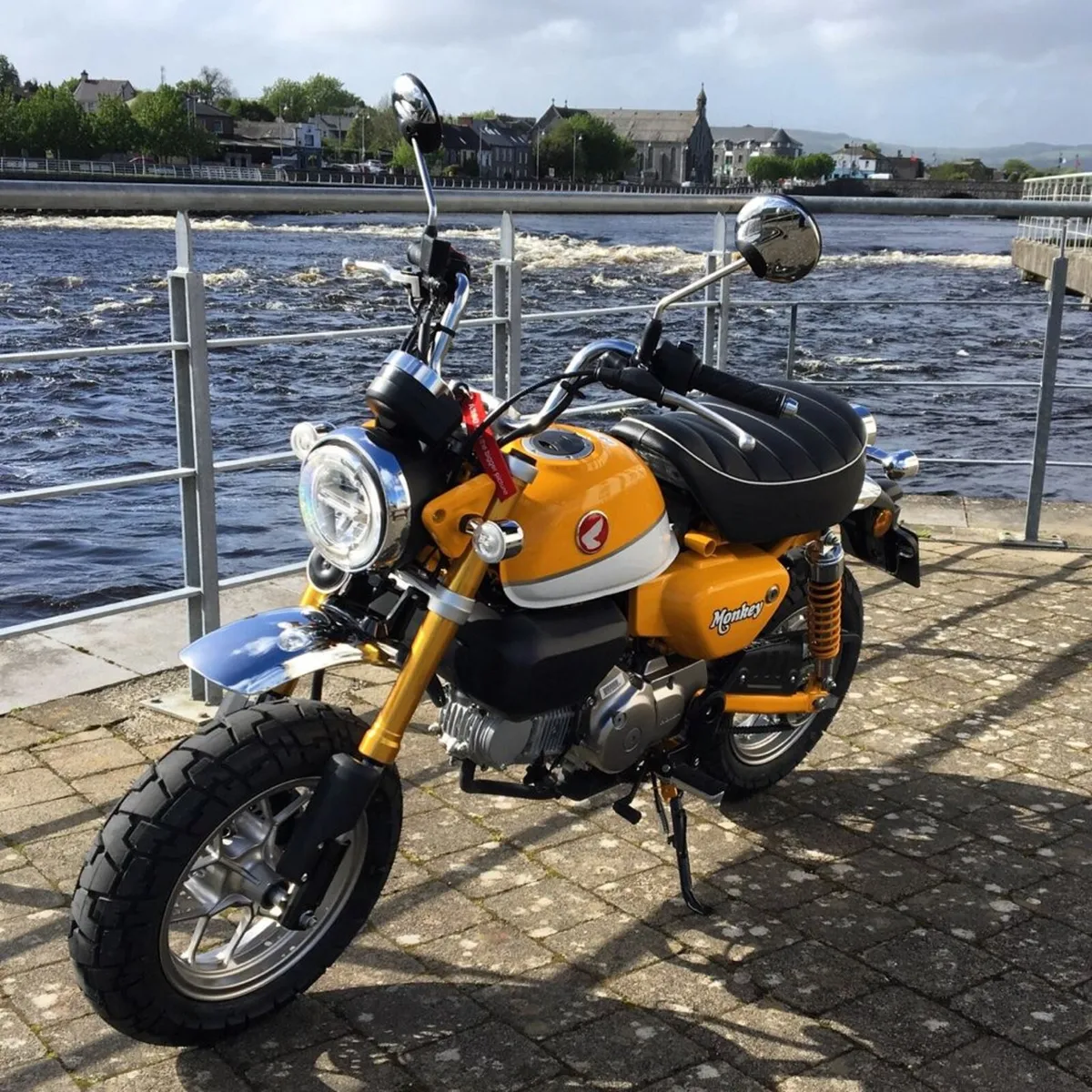 Honda Monkey 125 - Banana Yellow - Image 1