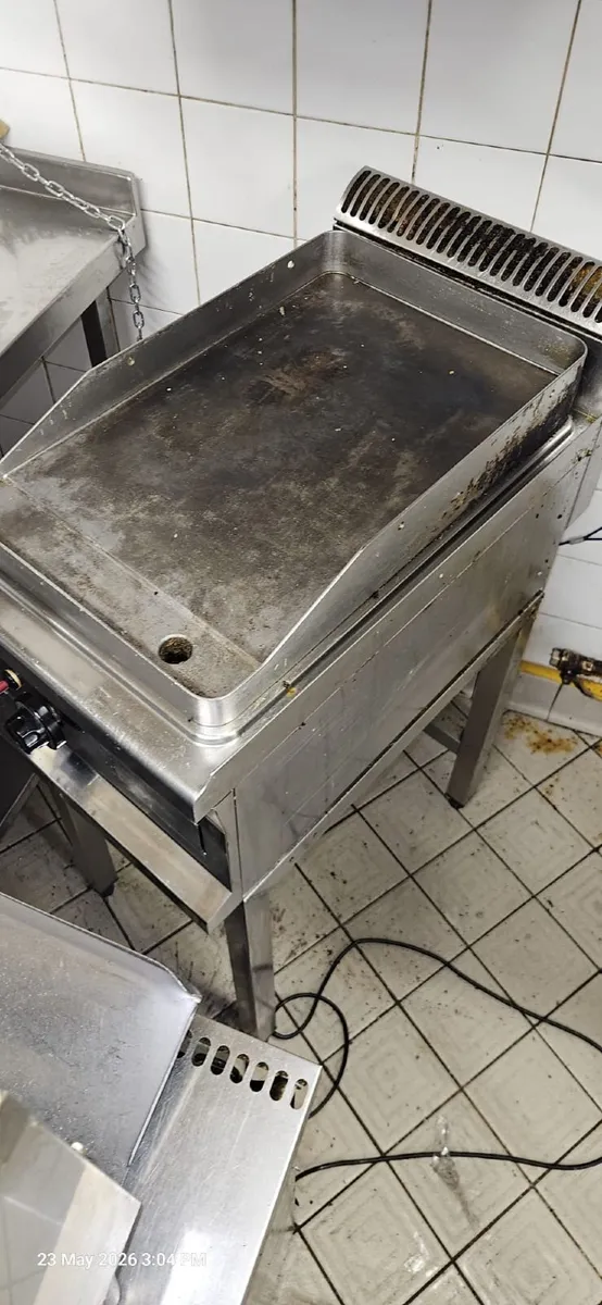 Commercial kitchen - Multiple Gas & Electric items - Image 3