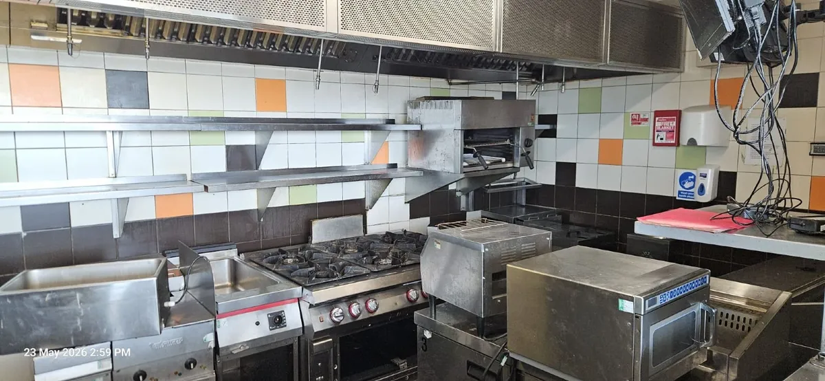 Commercial kitchen - Multiple Gas & Electric items - Image 1