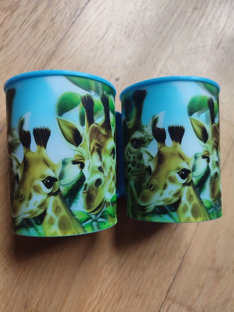 Mugs and glass - Image 3