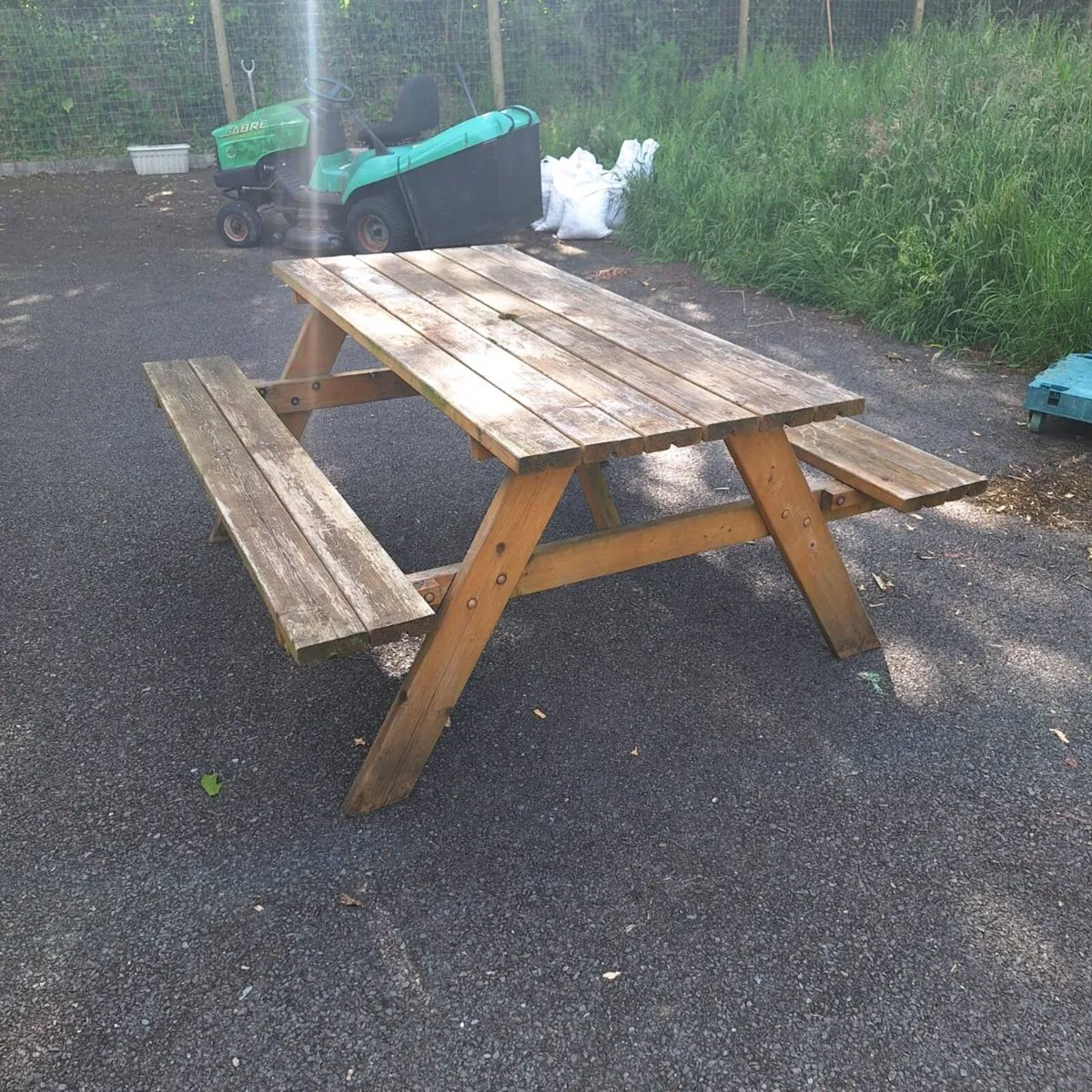Picnic bench