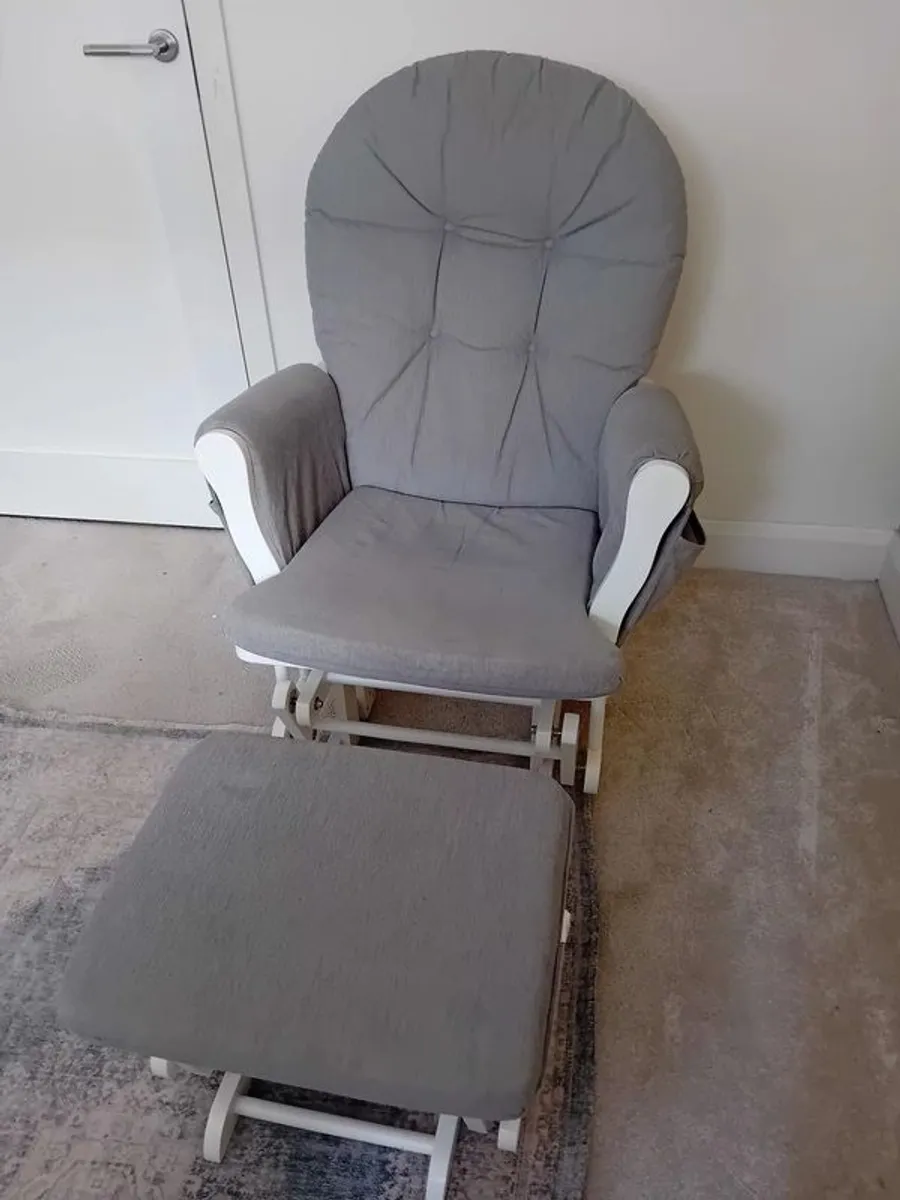 Babylo rocking chair and stool - Image 2