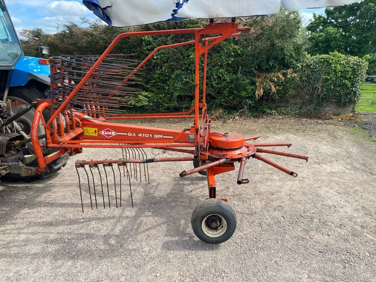 Kuhn single rotor rake - Image 4