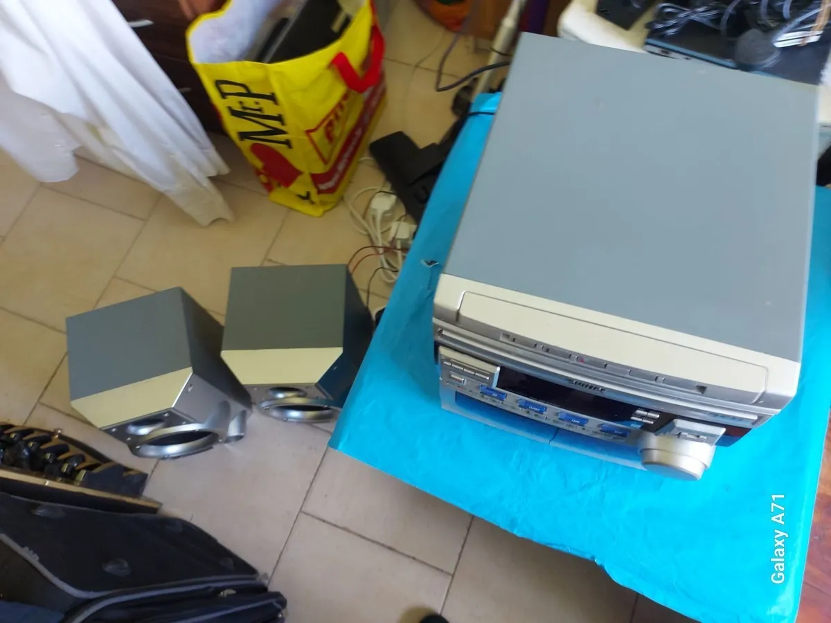 Philips Hi-Fi System, Model FW 396C-22 - Image 3